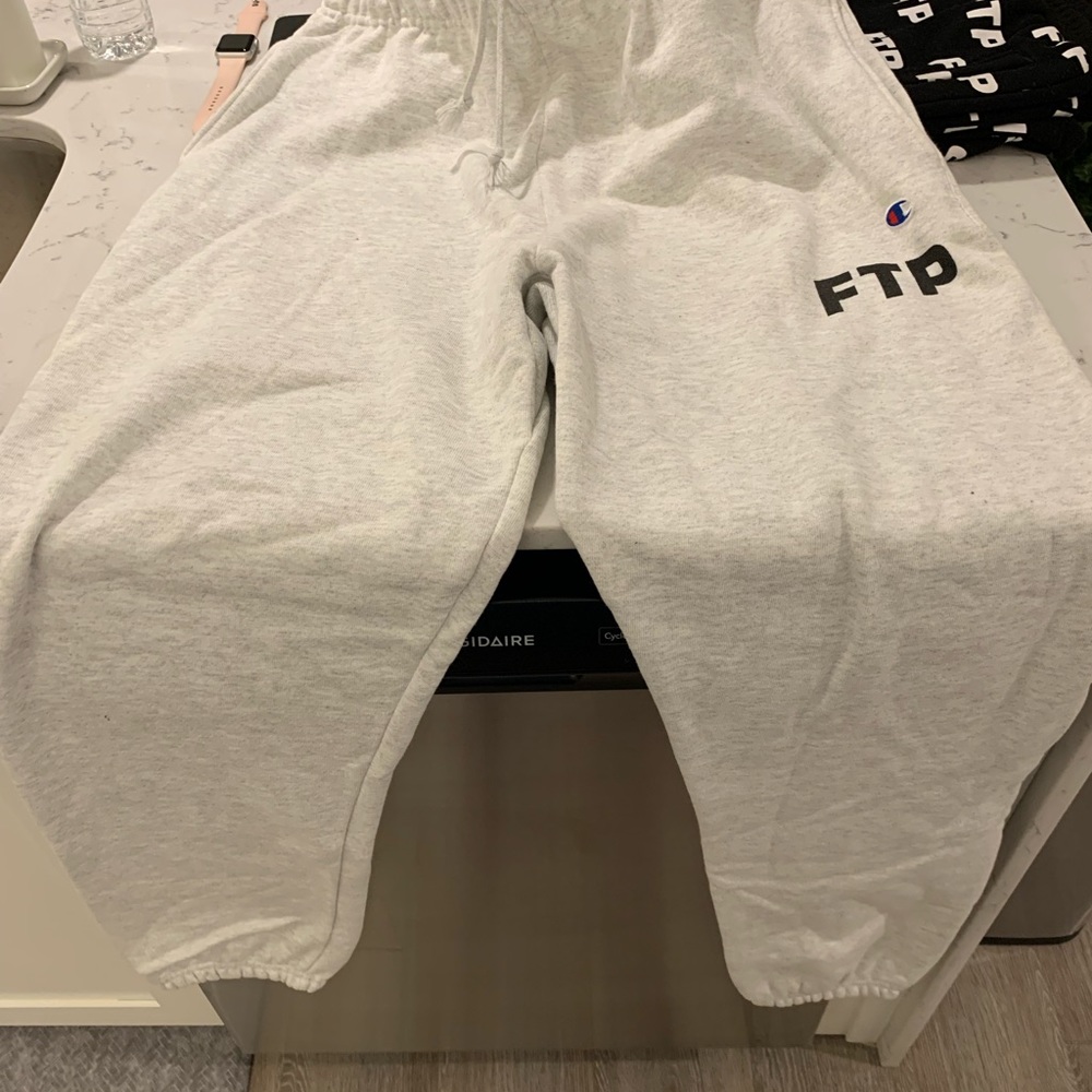 Champion x FTP Reverse Weave Sweatpants - Picture 3 of 5
